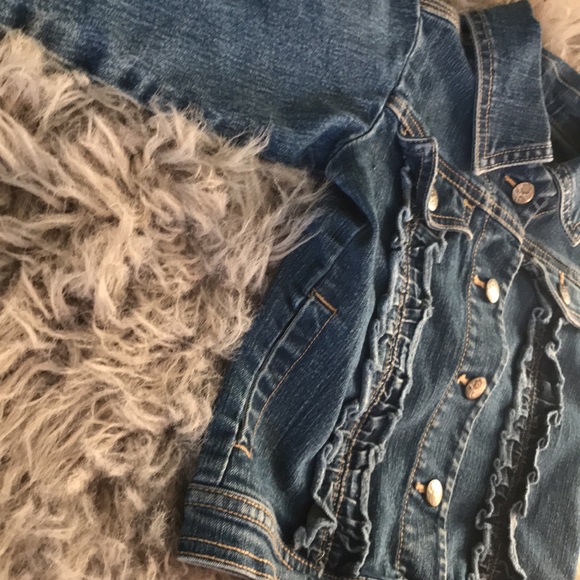 Girls old navy jean jacket - Picture 3 of 3